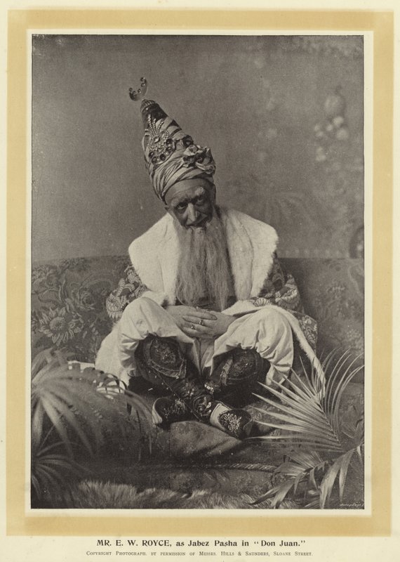 Mr EW Royce, som Jabez Pasha i Don Juan av English Photographer
