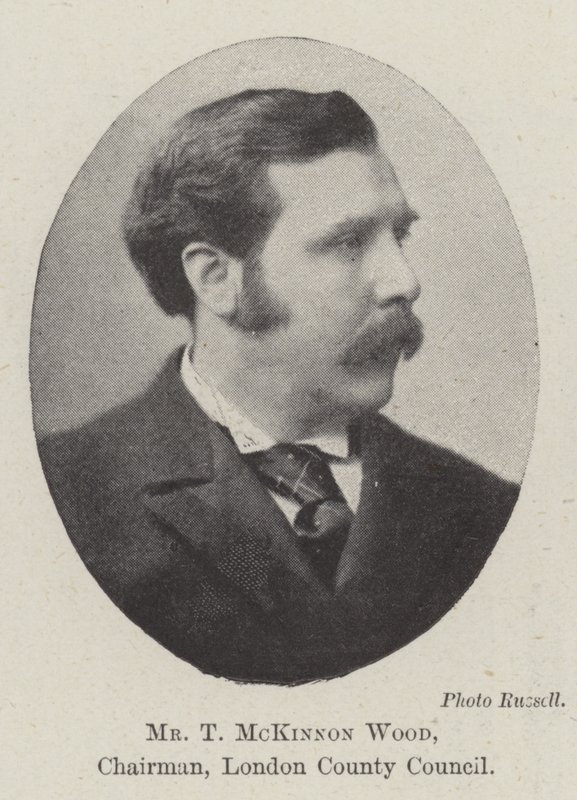 Mr T McKinnon Wood, styreleder, London County Council av English Photographer