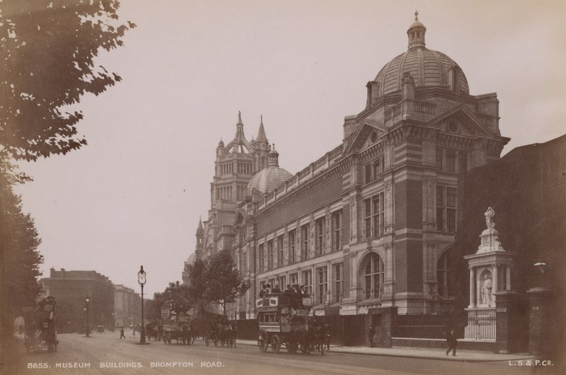 Museumsbygninger, Brompton Road, London av English Photographer