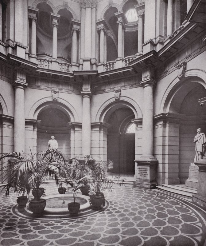 National Gallery of British Art, Central Hall av English Photographer