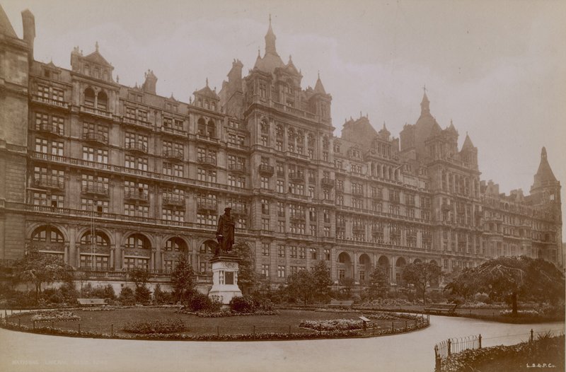 National Liberal Club, London av English Photographer