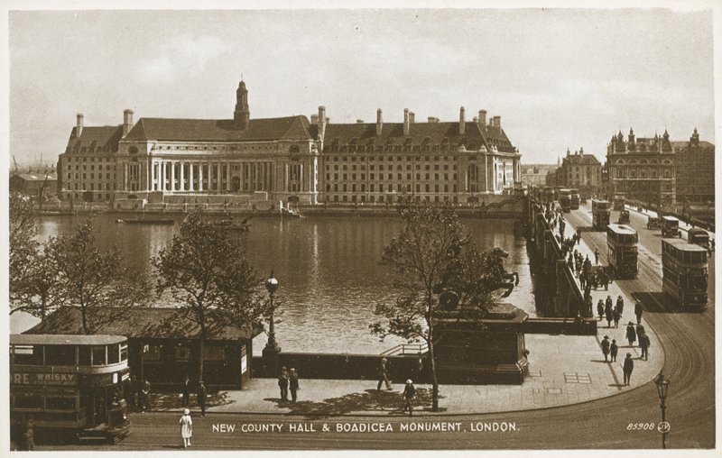 New County Hall og Boadicea-monumentet av English Photographer