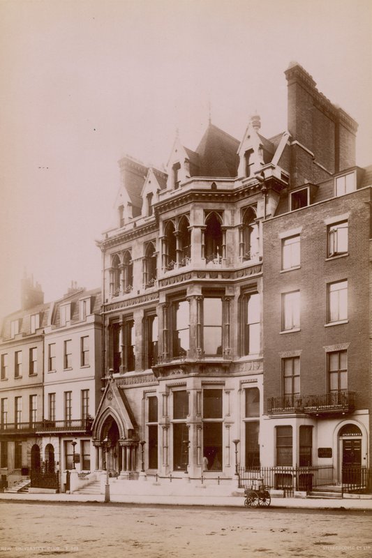 New University Club, London av English Photographer