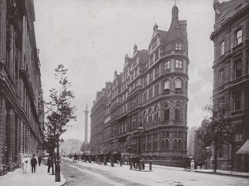 Northumberland Avenue, med Constitutional Club av English Photographer