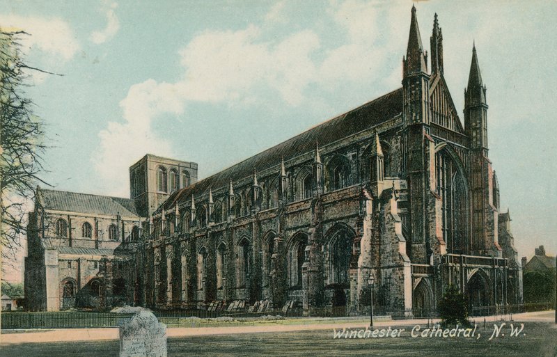 Nordvestutsikt over Winchester Cathedral. Postkort sendt i 1913. av English Photographer