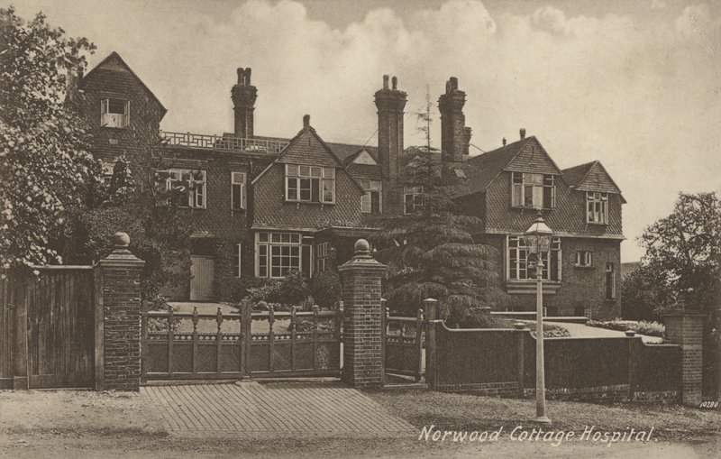 Norwood Cottage Hospital, nær London (s/hvitt bilde) av English Photographer