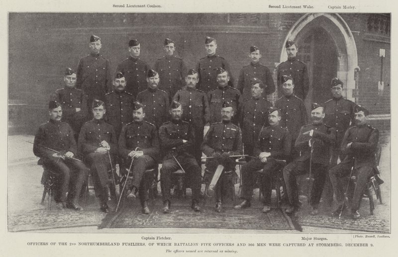 Offiserer fra 2nd Northumberland Fusiliers, hvorav bataljon fem offiserer og 366 menn ble tatt til fange ved Stormberg, 9. desember av English Photographer