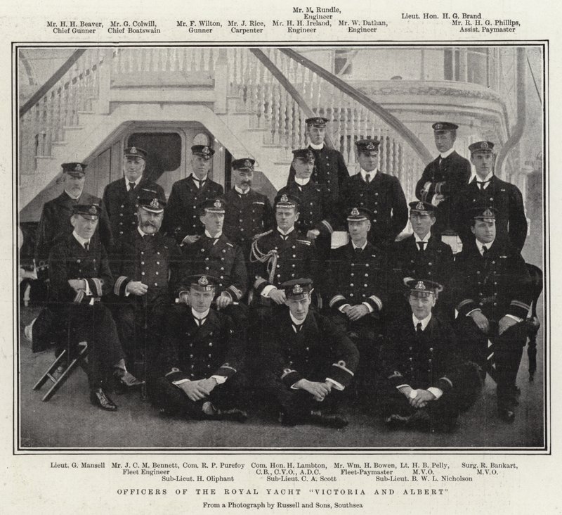 Offiserer på Royal Yacht Victoria og Albert av English Photographer