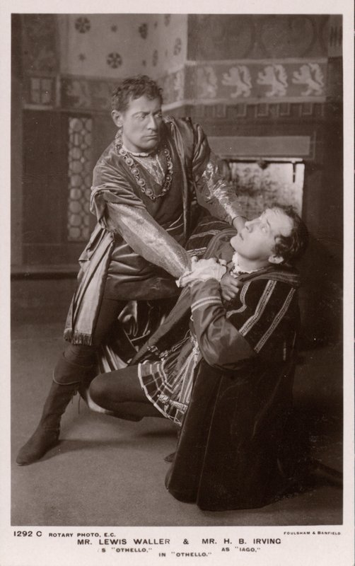 Othello struper Iago, Lewis Waller og HB Irving (s/hvitt-bilde) av English Photographer