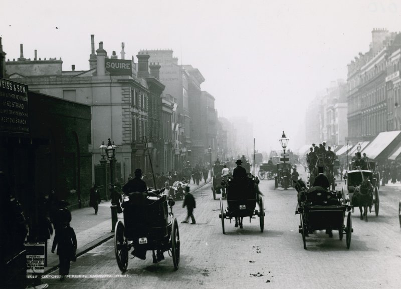 Oxford Street, London; ser vestover av English Photographer