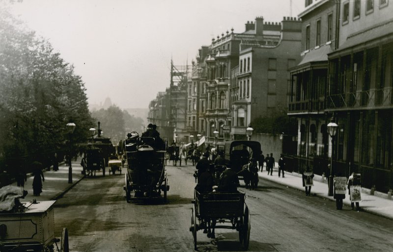 Piccadilly, Hyde Park Corner, London av English Photographer