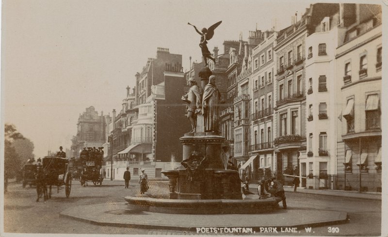 Poets Fountain, Park Lane, London av English Photographer