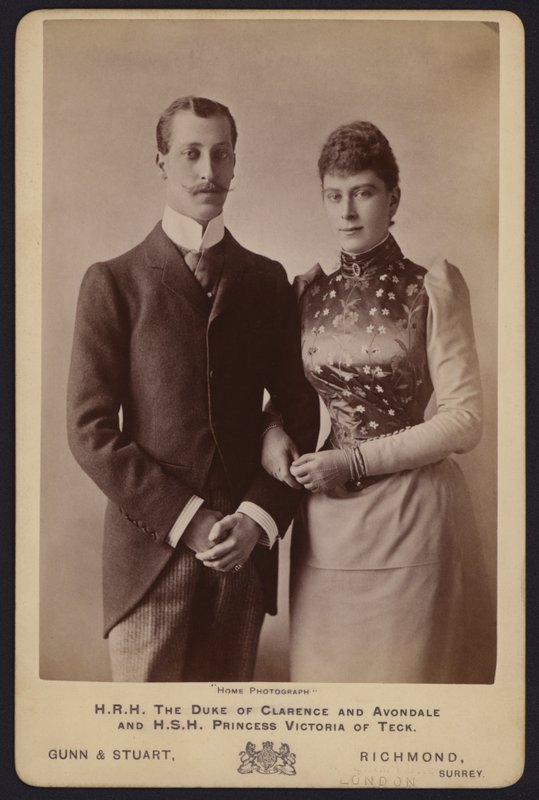 Portrett, prins Albert Victor, eldste sønn av kong Edward VII, og prinsesse Mary av Teck (s/hv-bilde) av English Photographer