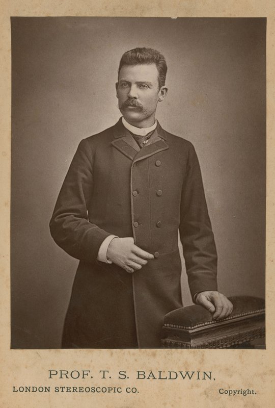 Portrett av professor Thomas Scott Baldwin av English Photographer