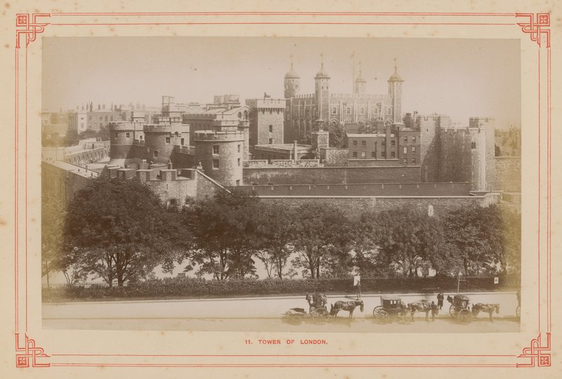 Postkort med et bilde av Tower of London av English Photographer