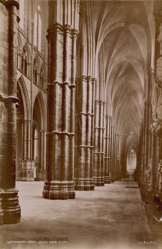 Postkort med et bilde av sørgangen til Westminster Abbey av English Photographer