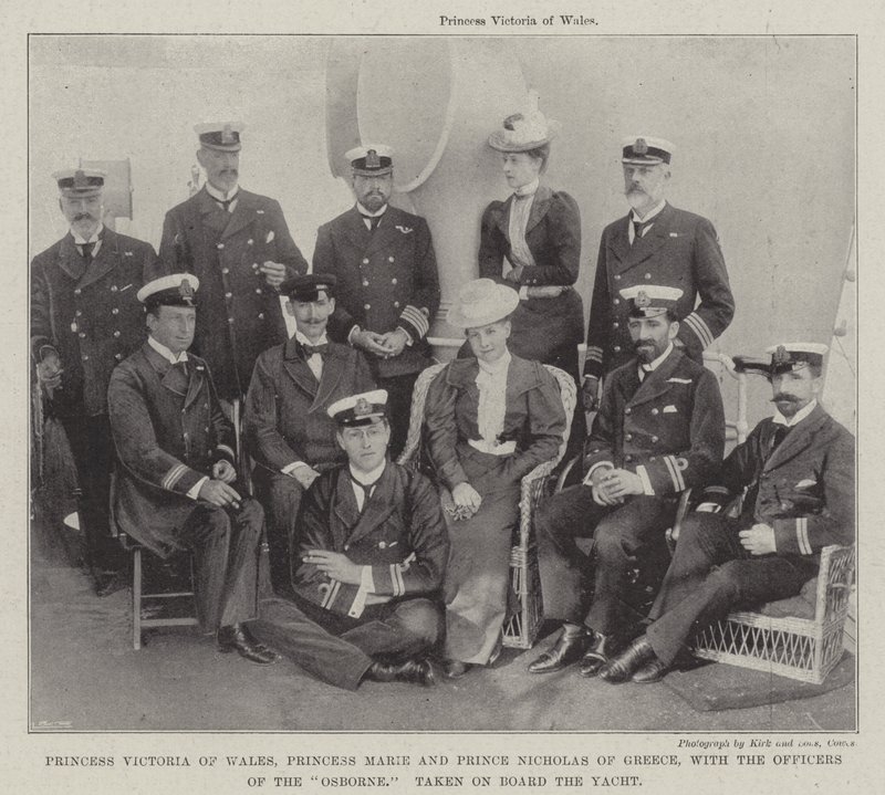 Prinsesse Victoria av Wales, prinsesse Marie og prins Nicholas av Hellas, med offiserene fra Osborne, tatt om bord på yachten av English Photographer