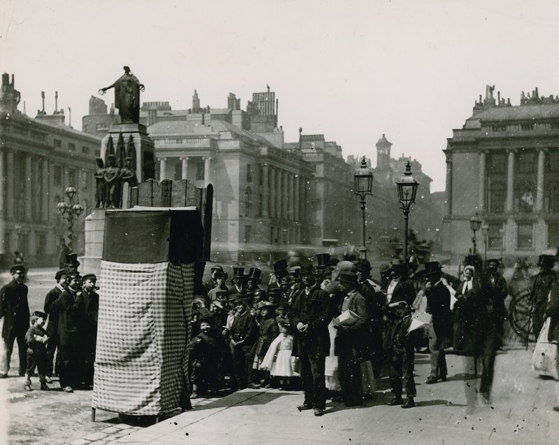 Punch og Judy Show av English Photographer
