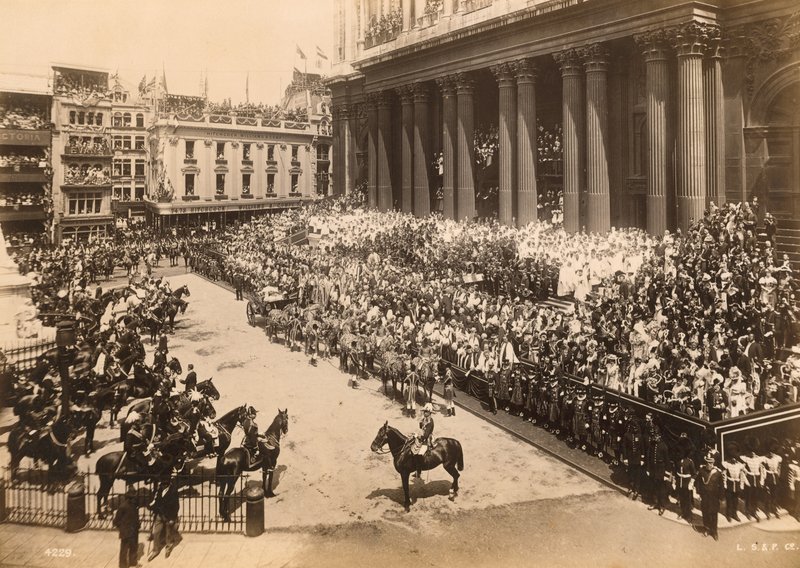 Dronning Victoria, Diamond Jubilee prosesjon når St Pauls, 1897 av English Photographer