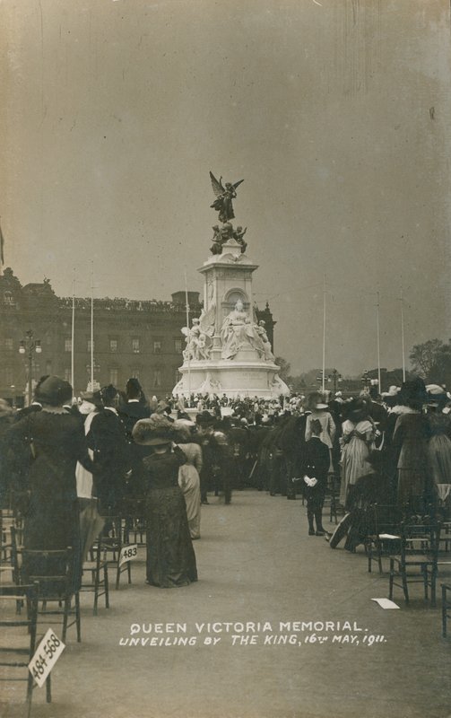 Queen Victoria Memorial, avduking av kongen, 16. mai 1911 av English Photographer