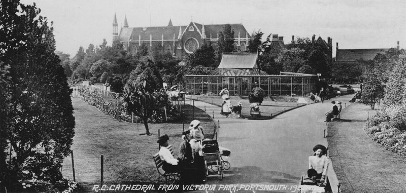 RC Cathedral fra Victoria Park, Portsmouth (s/hv-bilde) av English Photographer
