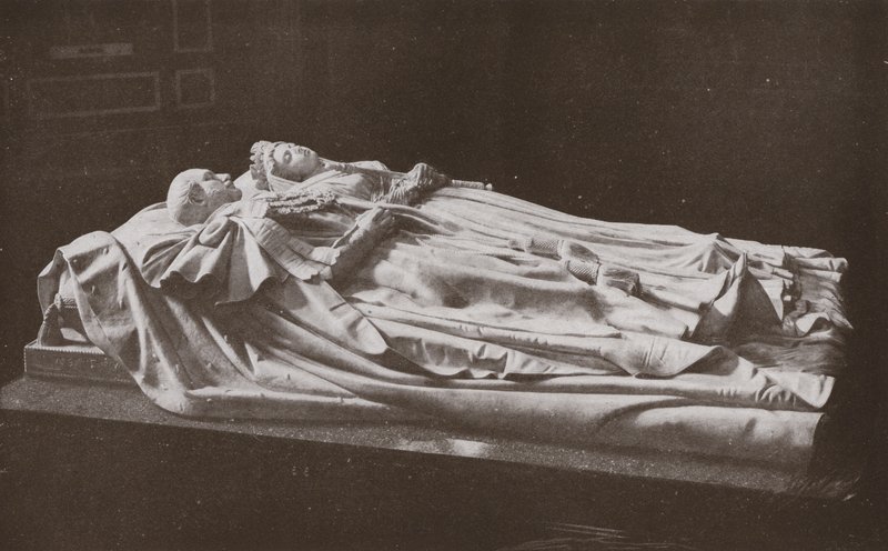 Liggende figurer av dronning Victoria og prinsgemalen i Frogmore-mausoleet av English Photographer