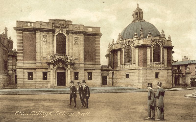 Skolehall, Eton College (fargebilde) av English Photographer