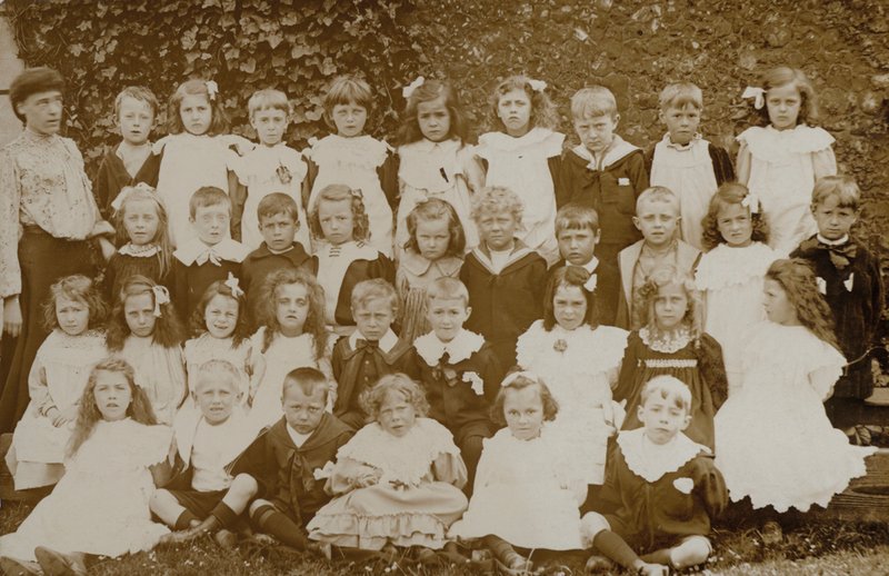 Skolebarn, Norfolk, tidlig på 1900-tallet (s/hvitt-bilde) av English Photographer