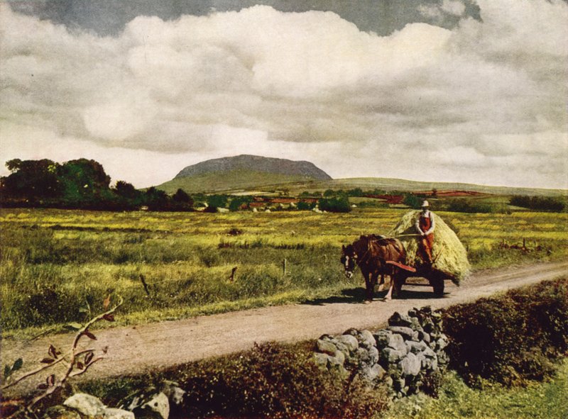 Slemish, County Antrim (fargefoto) av English Photographer