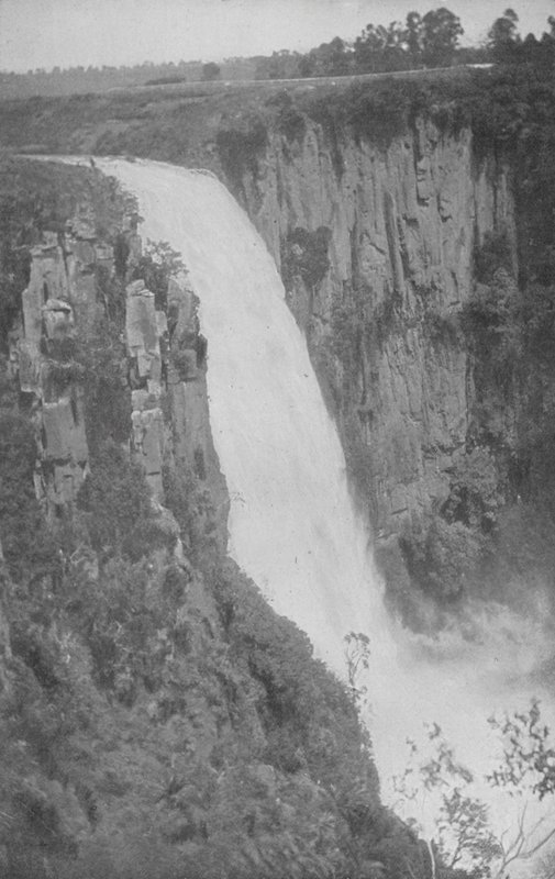 Sør-Afrika: Howick Falls, Umgeni River (s/hvitt bilde) av English Photographer
