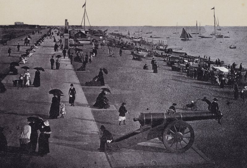 Southsea Beach (s/hvitt bilde) av English Photographer