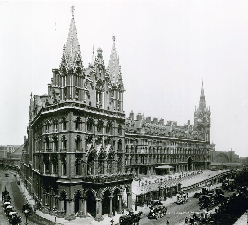 St Pancras jernbanestasjon; fotografi fra april 1899 av English Photographer