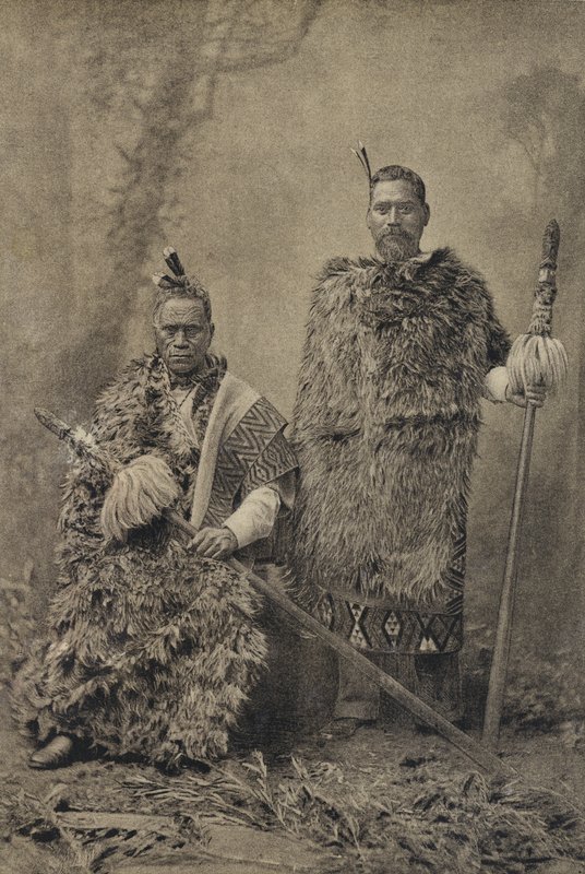 Tawhiao, Maori-kongen og major William Te Wheoro (s/hvitt-bilde) av English Photographer
