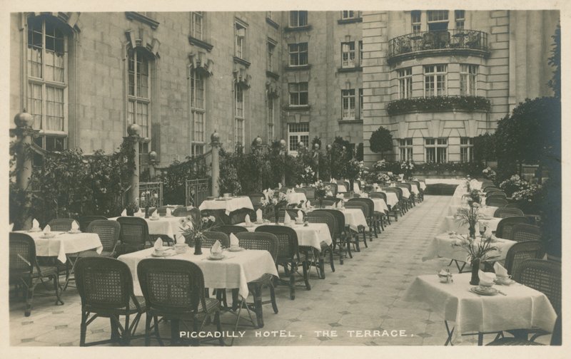 Terrasse til Piccadilly Hotel, London av English Photographer