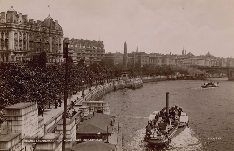 Thames Embankment fra Hungerford Bridge av English Photographer