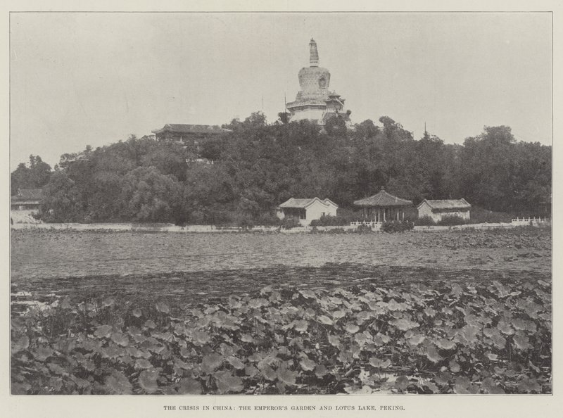 Krisen i Kina, Emperors Garden og Lotus Lake, Peking av English Photographer