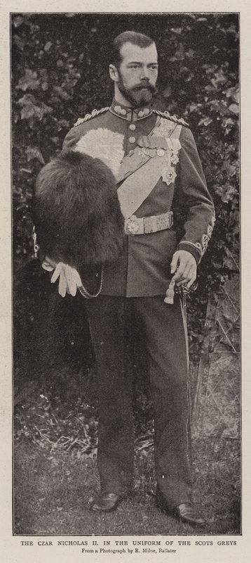 Tsaren Nicholas II i uniformen til de skotske grå av English Photographer