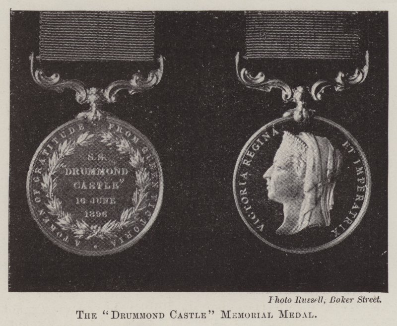 Drummond Castle Memorial Medal av English Photographer