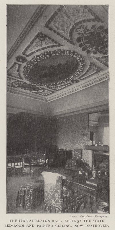 Brannen i Euston Hall, 5. april, statens soverom og malt tak, nå ødelagt av English Photographer