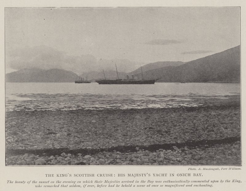 Kings Scottish Cruise, His Majestys Yacht i Onich Bay av English Photographer