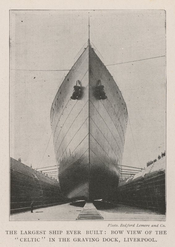 Det største skipet som noen gang er bygget, Bow View of the Celtic i Graving Dock, Liverpool av English Photographer