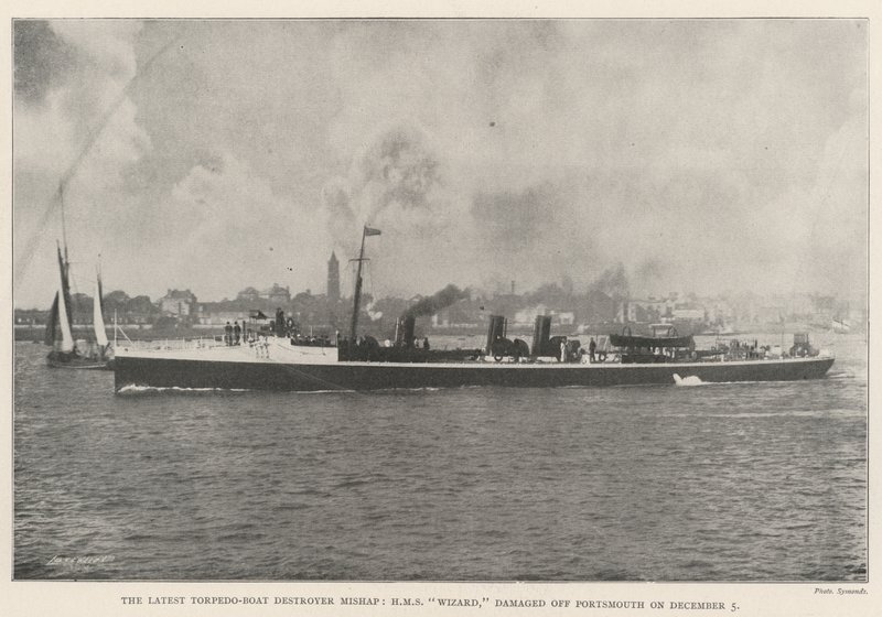 The Latest Torpedo-Boat Destroyer-ulykken, HMS Wizard, ble skadet utenfor Portsmouth 5. desember av English Photographer