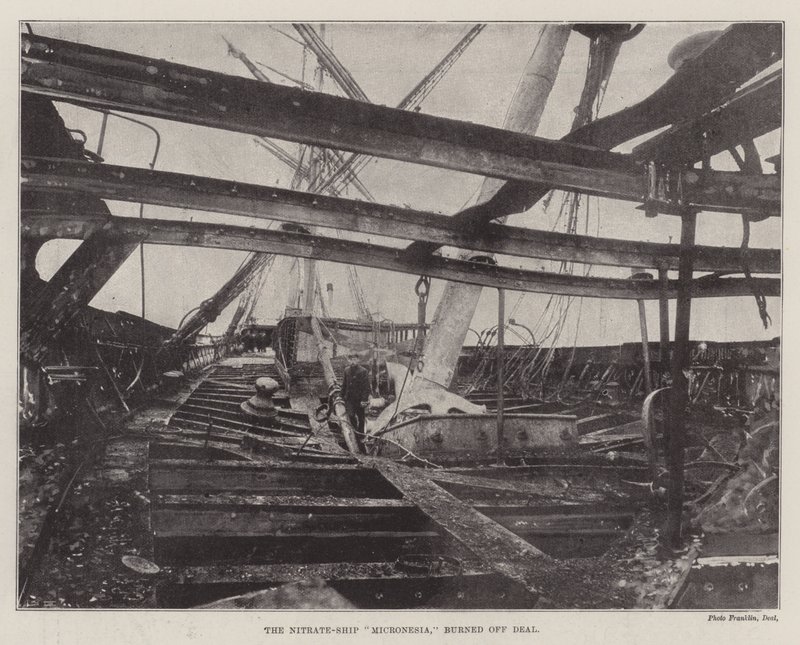 The Nitrat-Ship Micronesia, brant av Deal av English Photographer