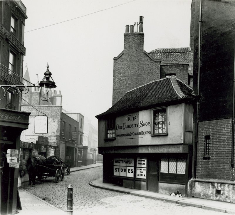 The Old Curiosity Shop, Portsmouth Street, Lincolns Inn Fields, London av English Photographer