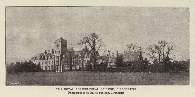Royal Agricultural College, Cirencester av English Photographer