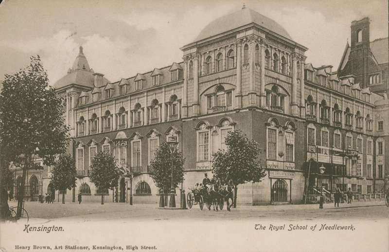 Royal School of Needlework, Kensington, London av English Photographer