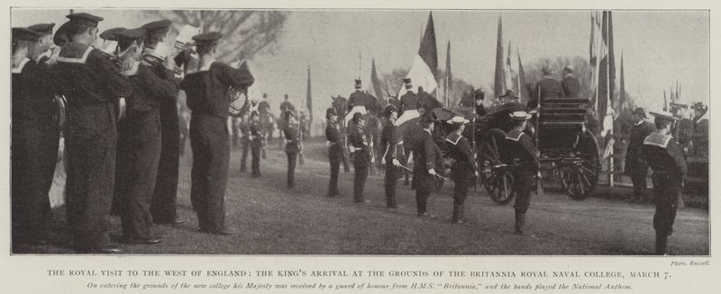 Det kongelige besøket i Vest-England, Kings Arrival at the Grounds of the Britannia Royal Naval College, 7. mars av English Photographer