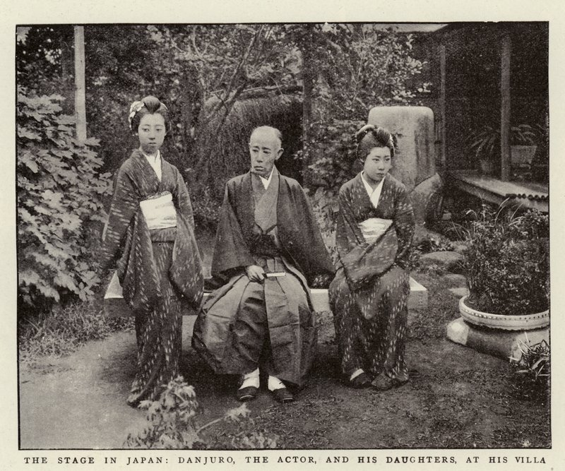 Scenen i Japan, Danjuro, skuespilleren og døtrene hans, i villaen hans av English Photographer