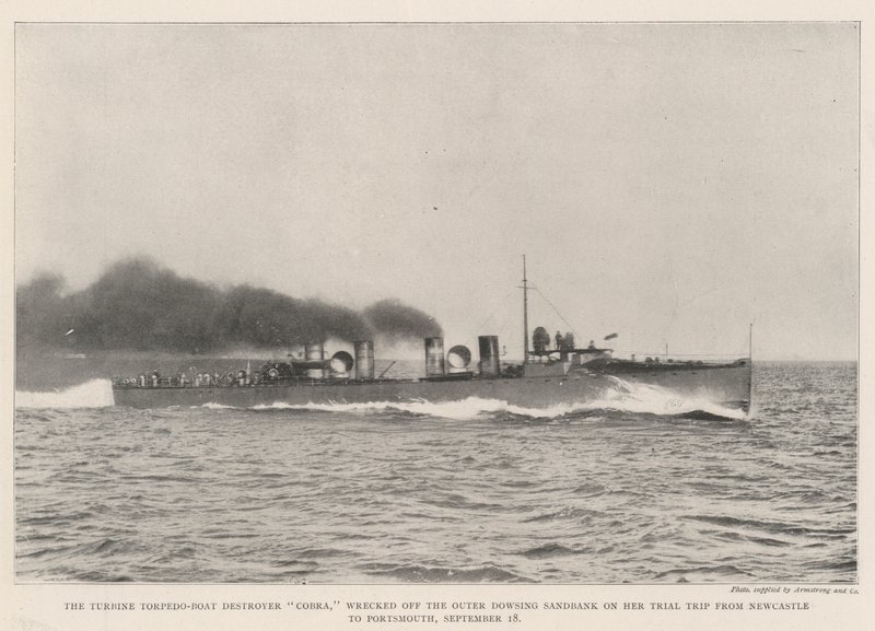 Turbine Torpedo-Boat Destroyer Cobra, vraket av Outer Dowsing Sandbank på sin prøvetur fra Newcastle til Portsmouth, 18. september av English Photographer