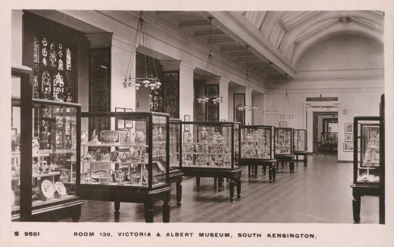 Victoria and Albert Museum, South Kensington, London av English Photographer